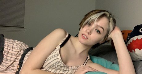 Breadboodle adult model pic