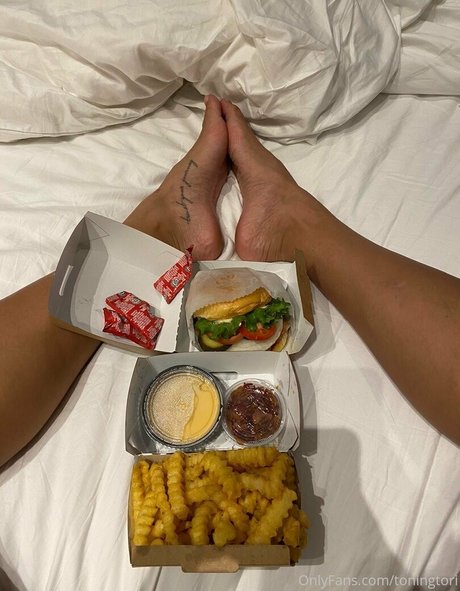 toningtori model high quality pics