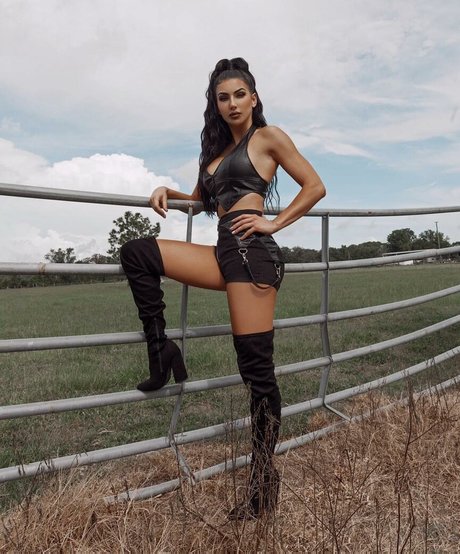 Billie Kay adult star img
