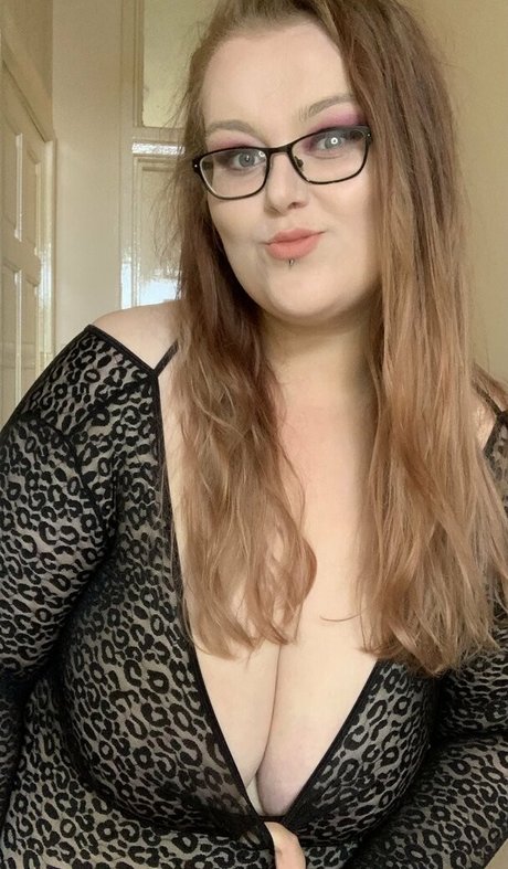 obeymisselle exclusive pornstar galleries