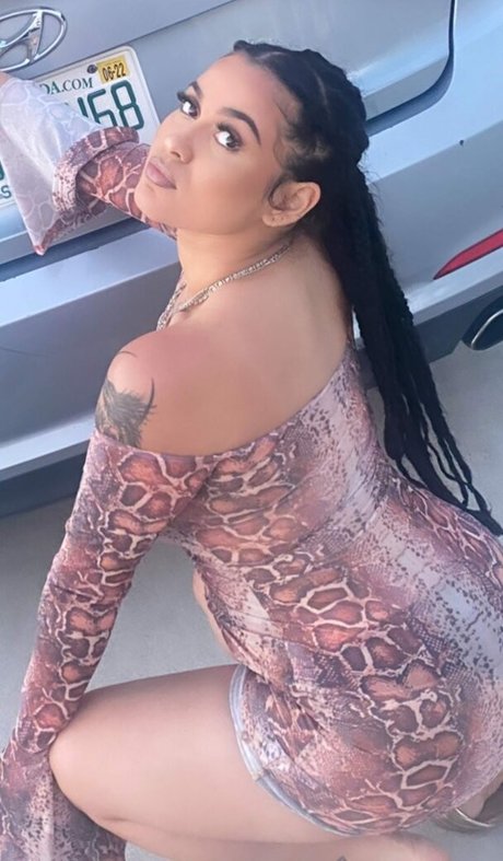 samanthaiseabail sexy model image