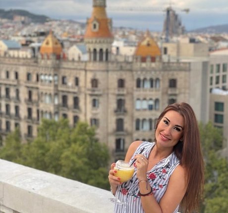 Lara Moreno pretty star photos