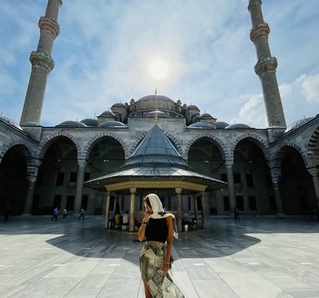 Lara Moreno pornstar adult image