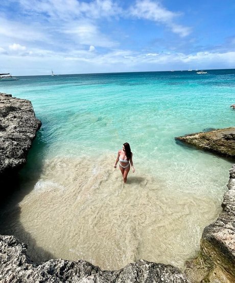 Lara Moreno star photos