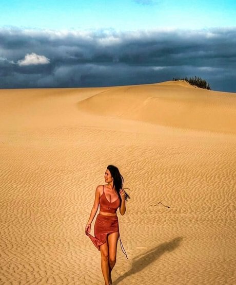 Lara Moreno art actress galleries