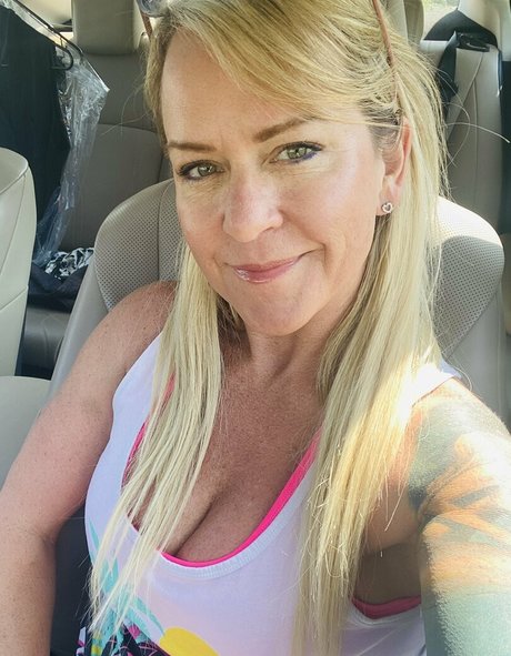 big tits squirt onlyfans beautiful xxx images