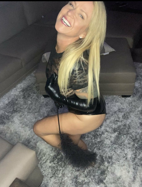 amieworldwide free Quick model image