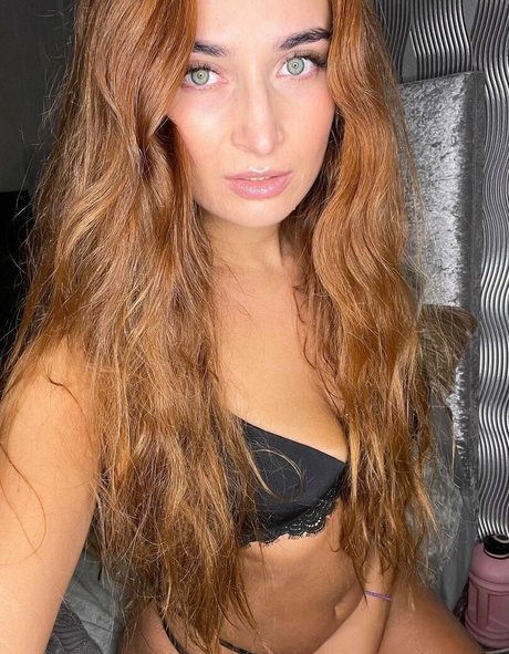 amieworldwide free naked model archive