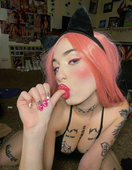 yung cakee pornographic actress pic