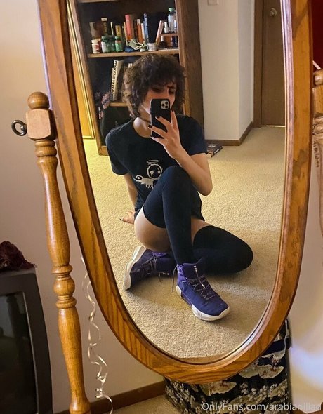 ArabianIliad sex model pictures