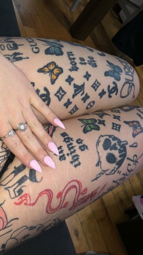 misstinyangel naked model pic