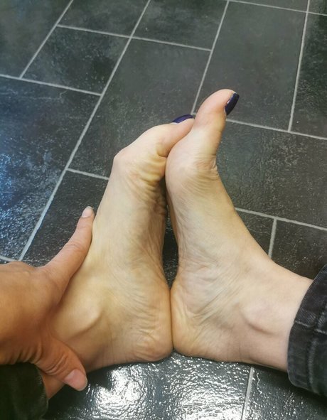 kaybeesfeets hd pornstar image