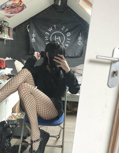 petite twink naked model galleries