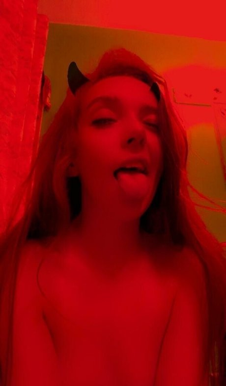 emmthequeen adult model pictures