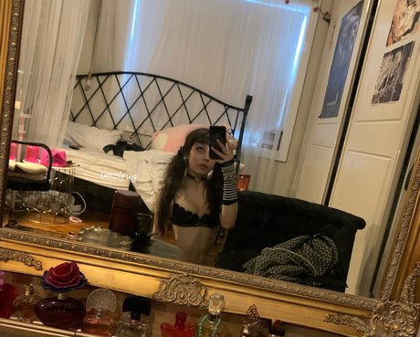 smolrug exclusive star pictures