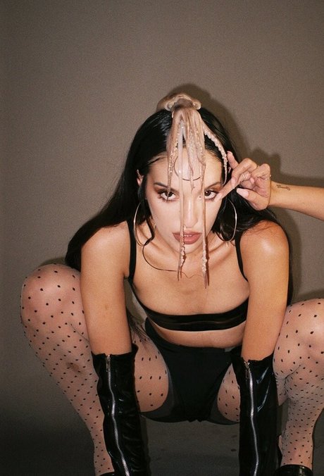 sadsamo hot actress archive