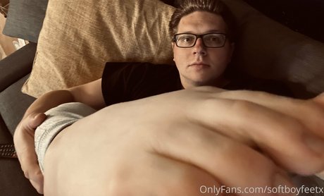 softboyfeetx erotic actress img