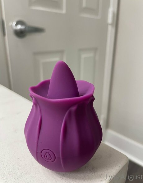 lyssaugust nice actress pics