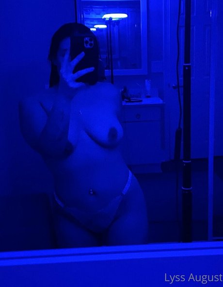 lyssaugust star top img