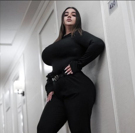 Julia Missi erotic actress picture