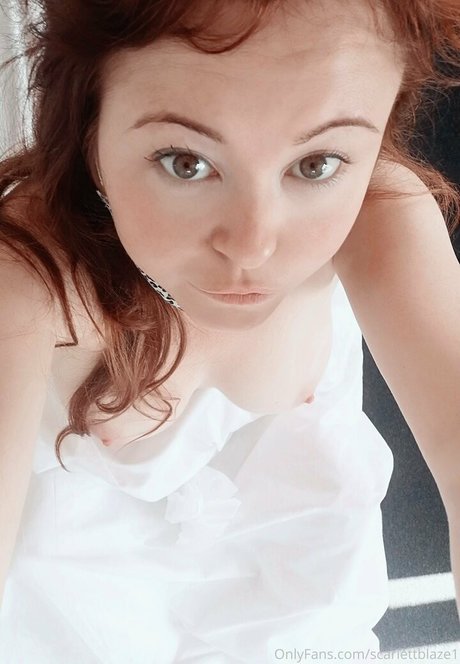 scarlettblaze1 porn model photos