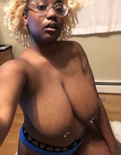 thothead nice model photo