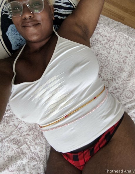 thothead naked actress images