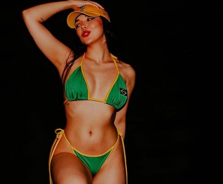 Anna Kisue nude model pic