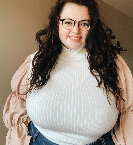 ahitsnatalie Quick model image