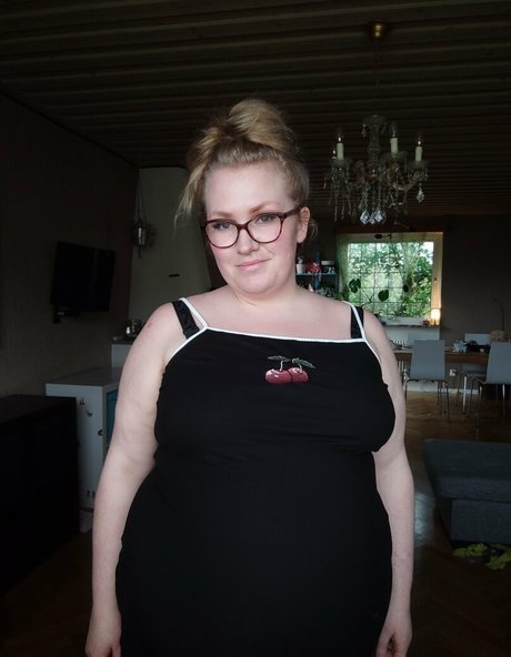 swedishbutterball pornstar picture