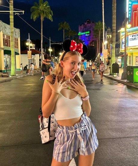 Whosb3th star exclusive images