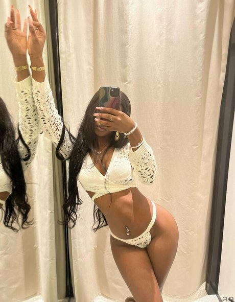 Rohilu pornstar art pic