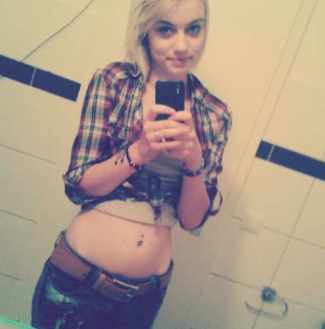 Gina gzuz Profile pic