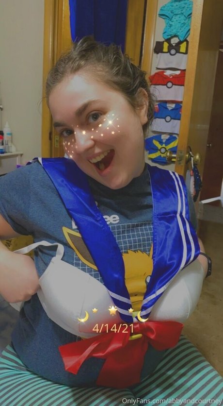 abbyandcourtney sexy actress photos