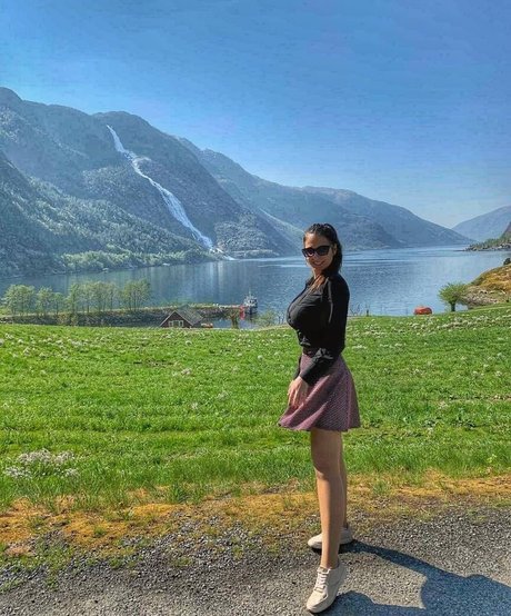 Gulia pornstar pretty gallery