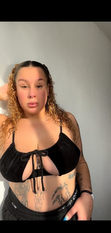 LatinaSilvaOF pornographic star archive