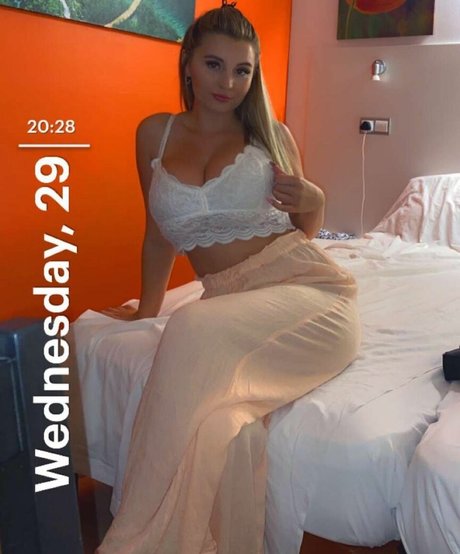 Jazmineblouise model hot pic