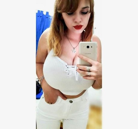 Amanda Thompson nice star pic