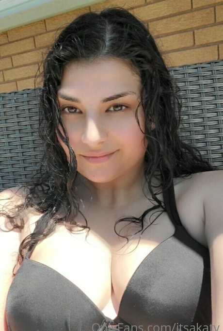 Itsaka top model pictures