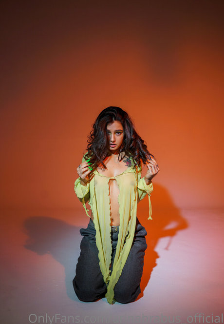 Arina Azarova porn actress galleries