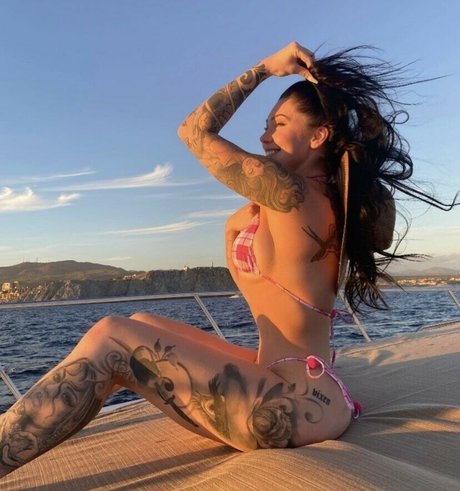 Youcancallmewenny art model picture