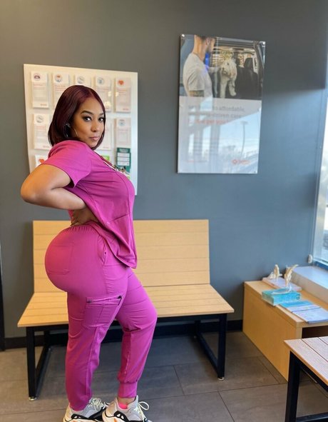 ActingLightskin star best pics