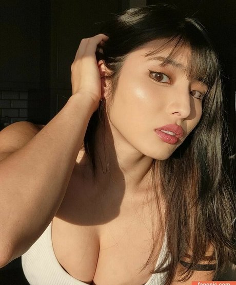 busty ebony onlyfans nudes image