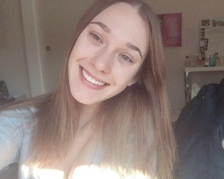 Bonnie Lowry model top pics