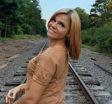 juliaandrea92 pretty pornstar galleries