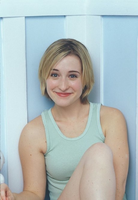 Allison Mack pornographic star images