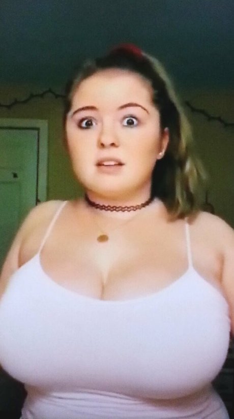 Amberly top model img