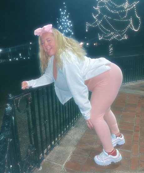 Amberly perfect pornstar galleries