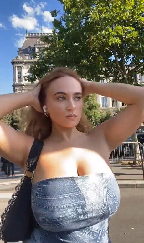 Laura Svensson star pornographic images