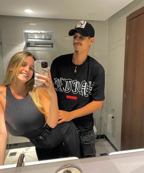 Noa Perets model hd images